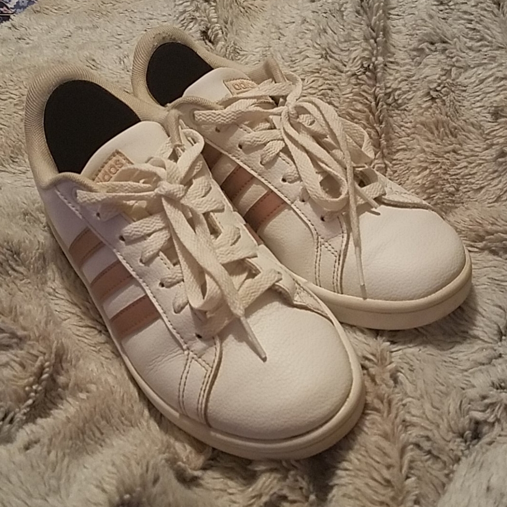 Adidas Sneakers